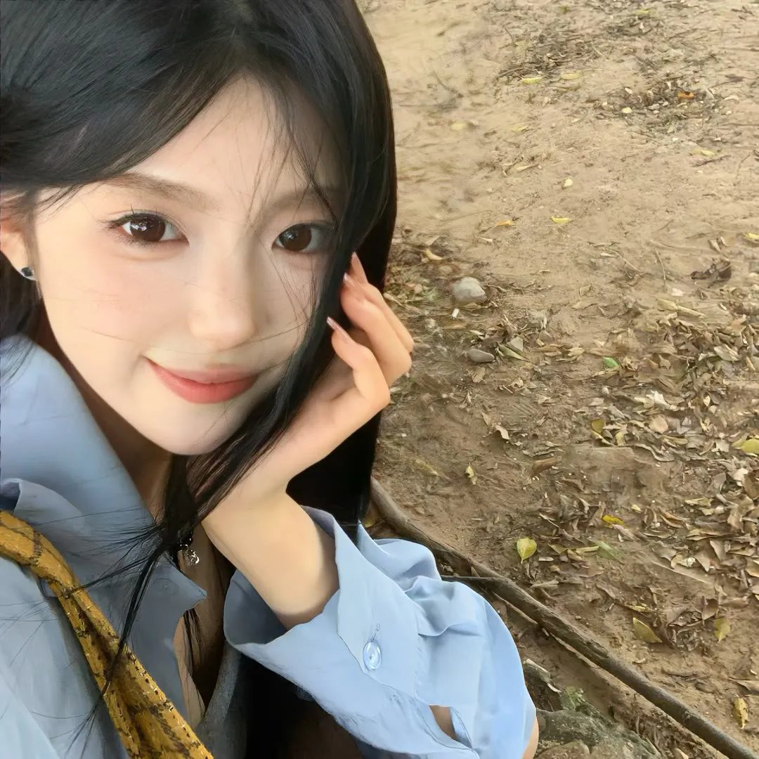 她比烟花寂寞